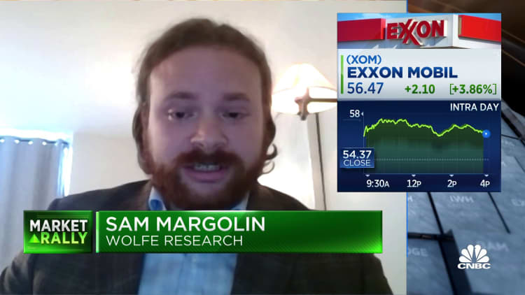 Wolfe research Sam Margolin, says it wouldn't hurt Exxon to invest in ESG