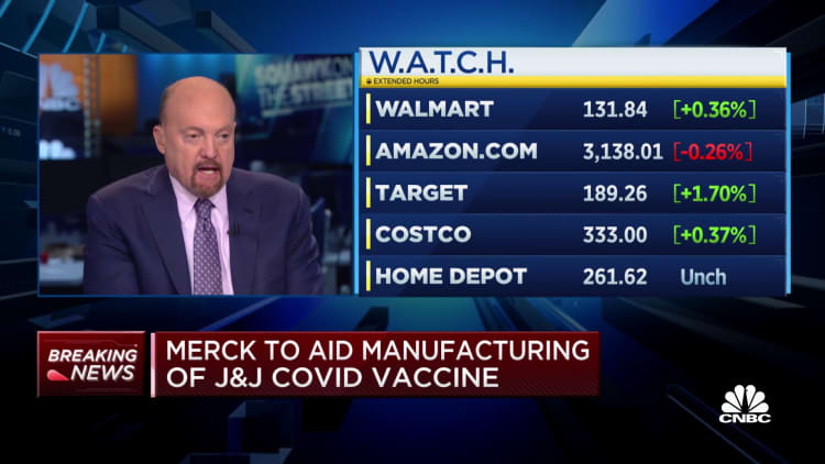 Why Jim Cramer says retailers should offer two forecasts for 2021
