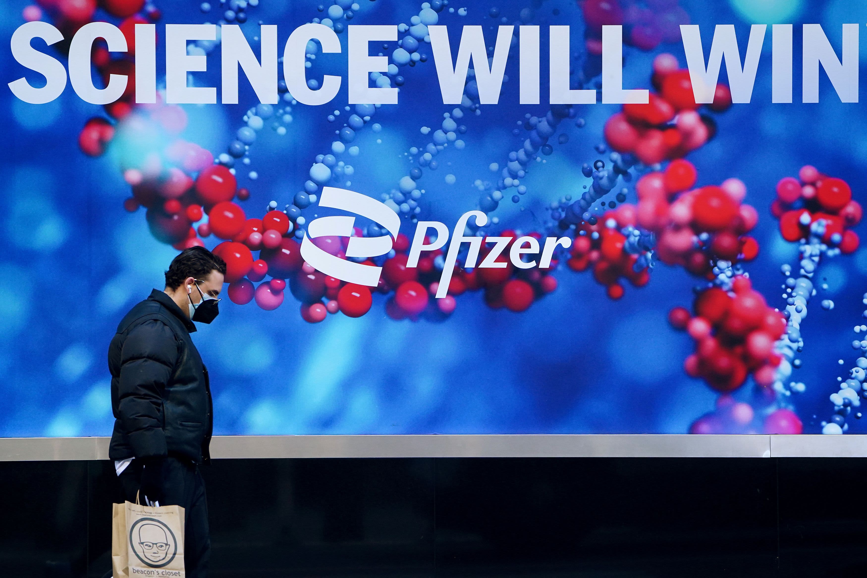 Pfizer says its Covid pill with HIV drug cuts the risk of hospitalization or dea..