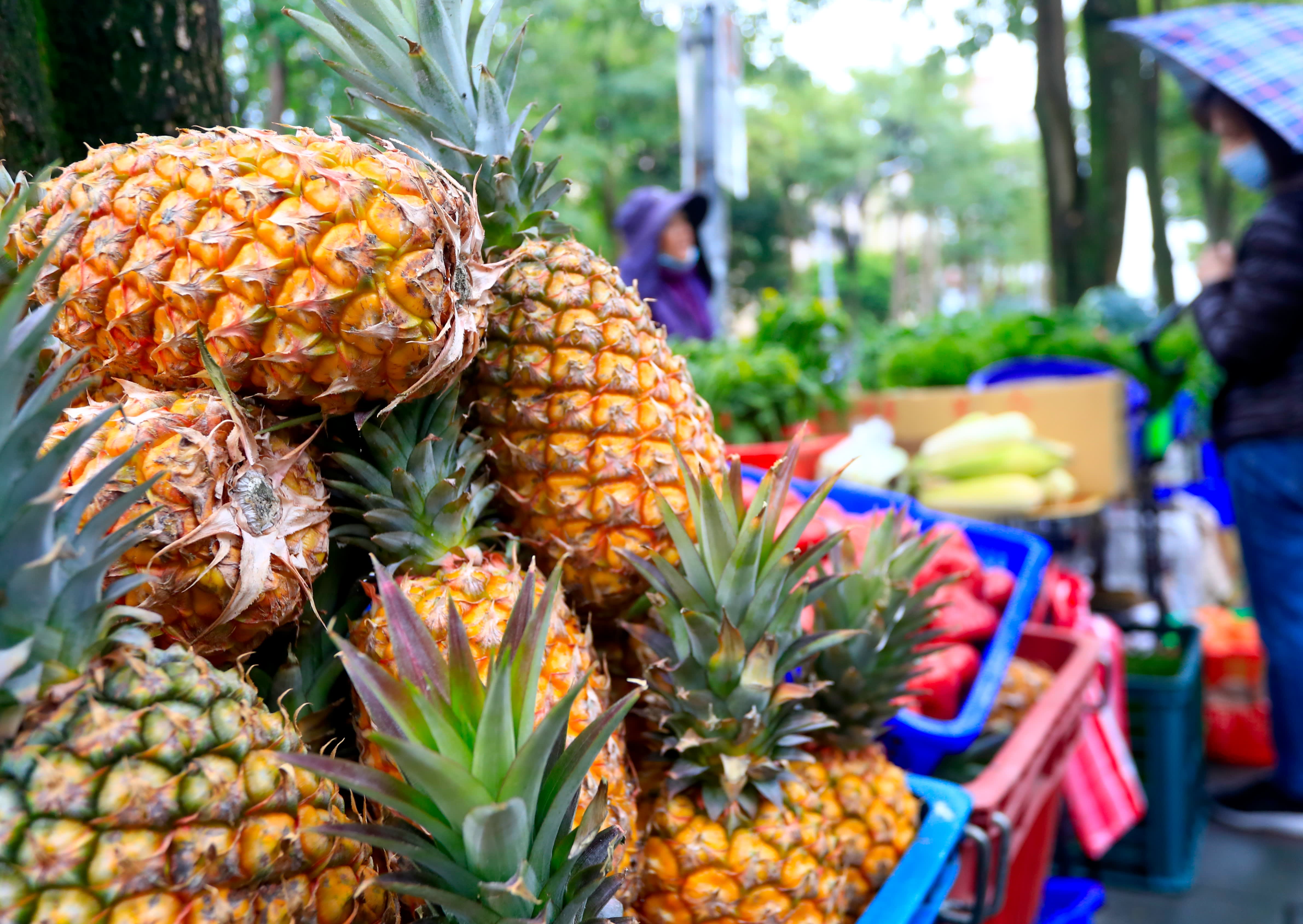 China’s ban on pineapples does not comply with world rules