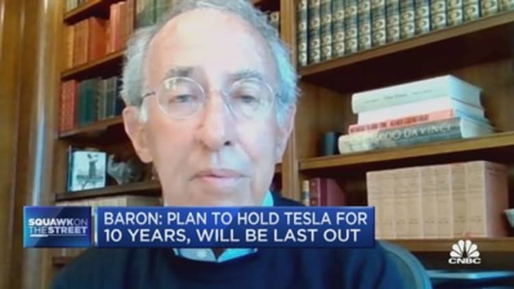 Jim Cramer reacts to Ron Baron selling 1.8 million Tesla shares