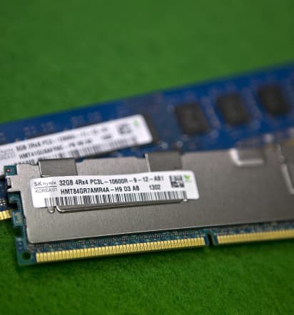 Samsung or SK Hynix? One Nvidia supplier is the better AI play, the pros say