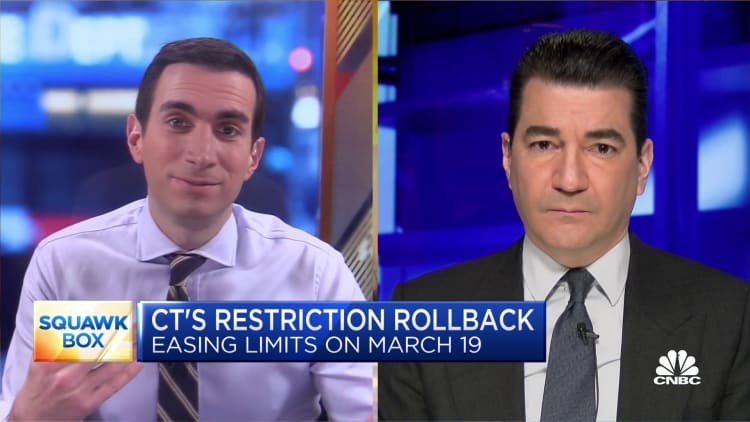 Gottlieb: Easing state business restrictions but keeping mask mandates a good compromise