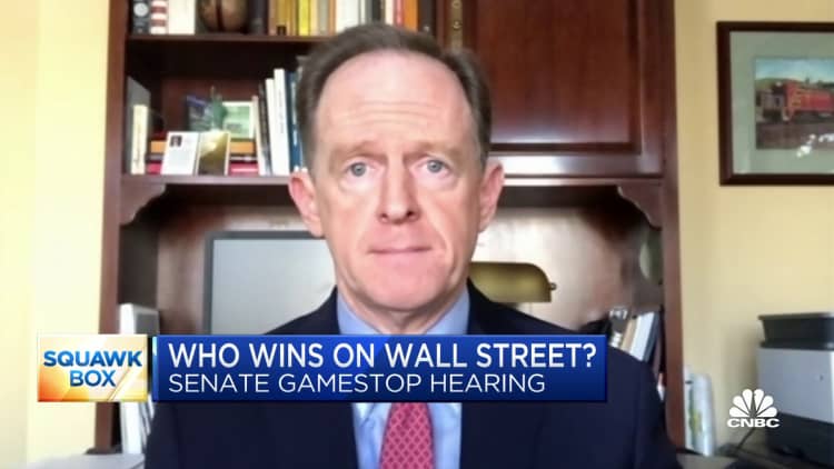 Gamification of stock trading is not a problem, says Sen. Pat Toomey
