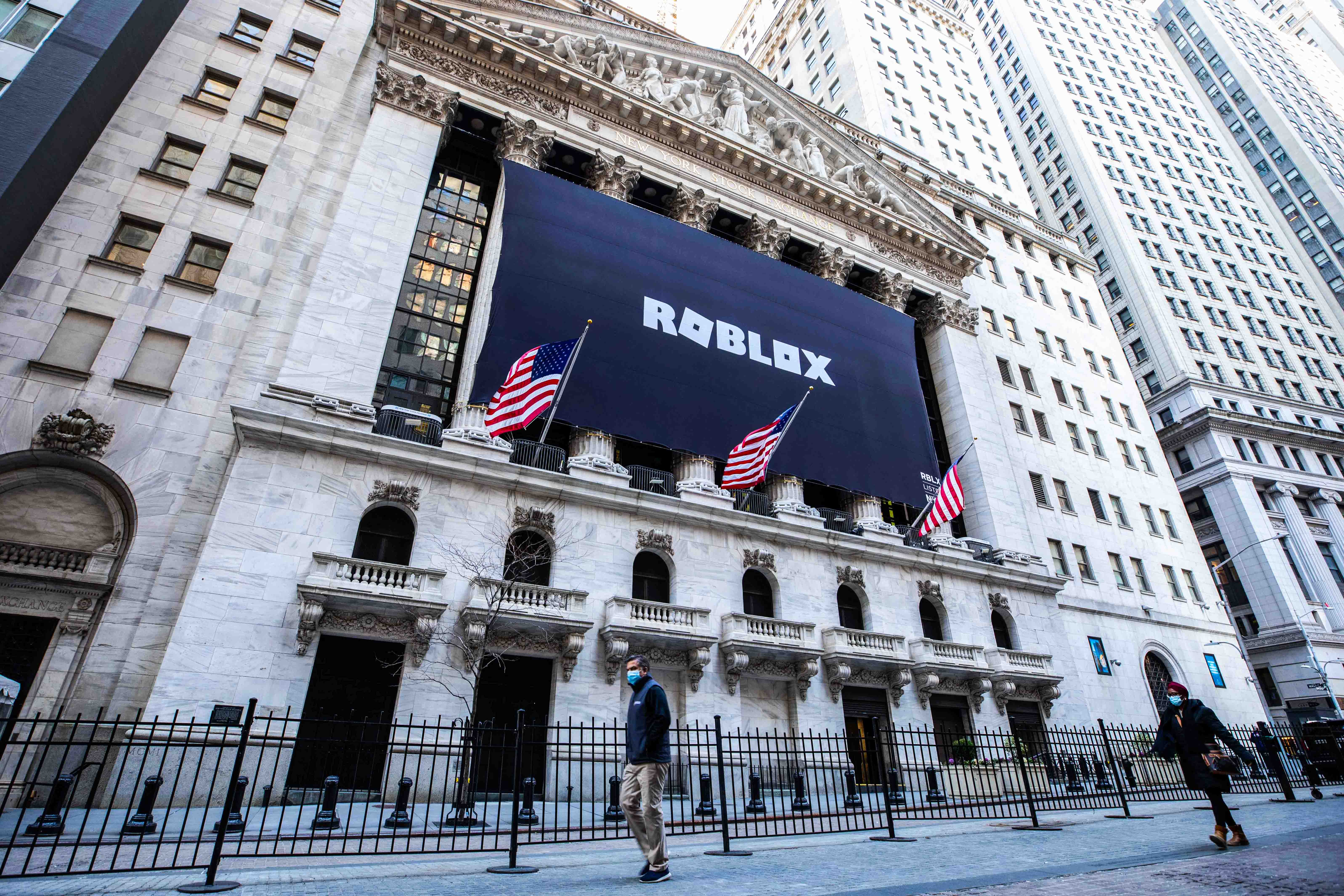 Why did Roblox Corp. (RBLX) Stock Fall By 21% After Earnings?
