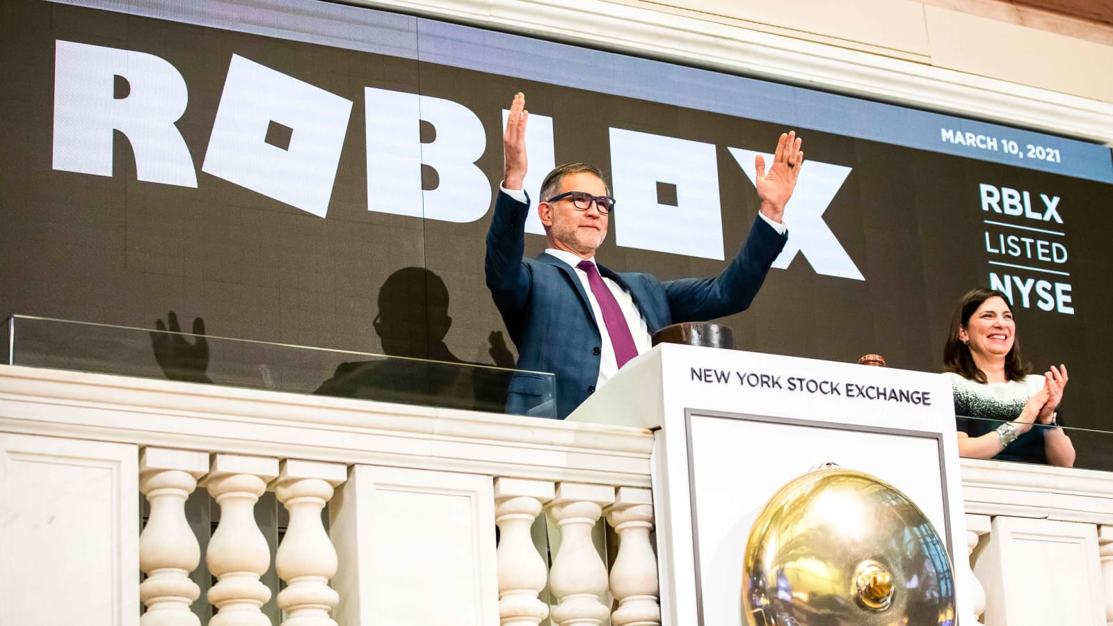 Roblox Switches to Direct Listing From IPO With Investment - Bloomberg
