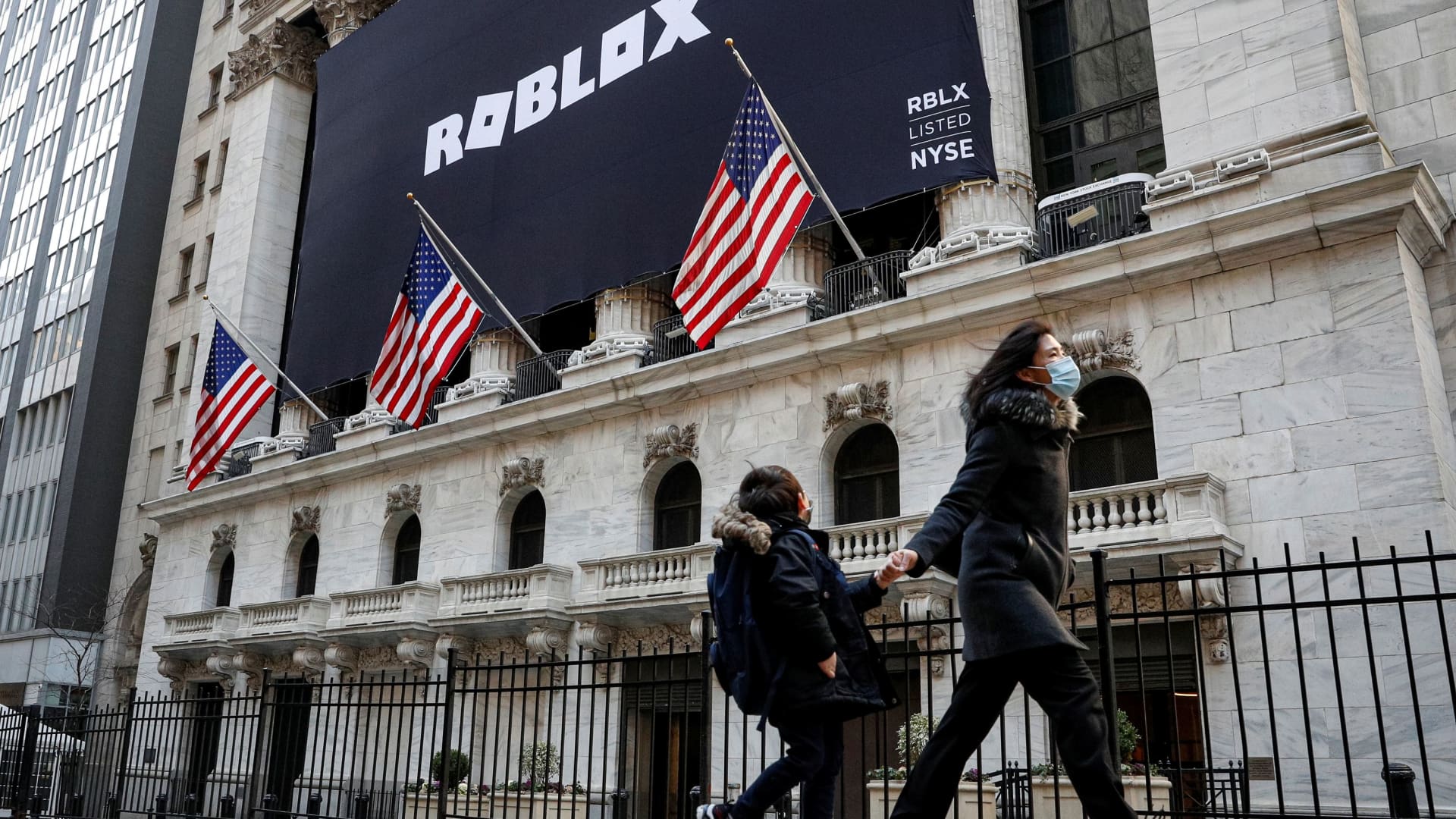 Shares of Roblox fall 12% after company releases March update