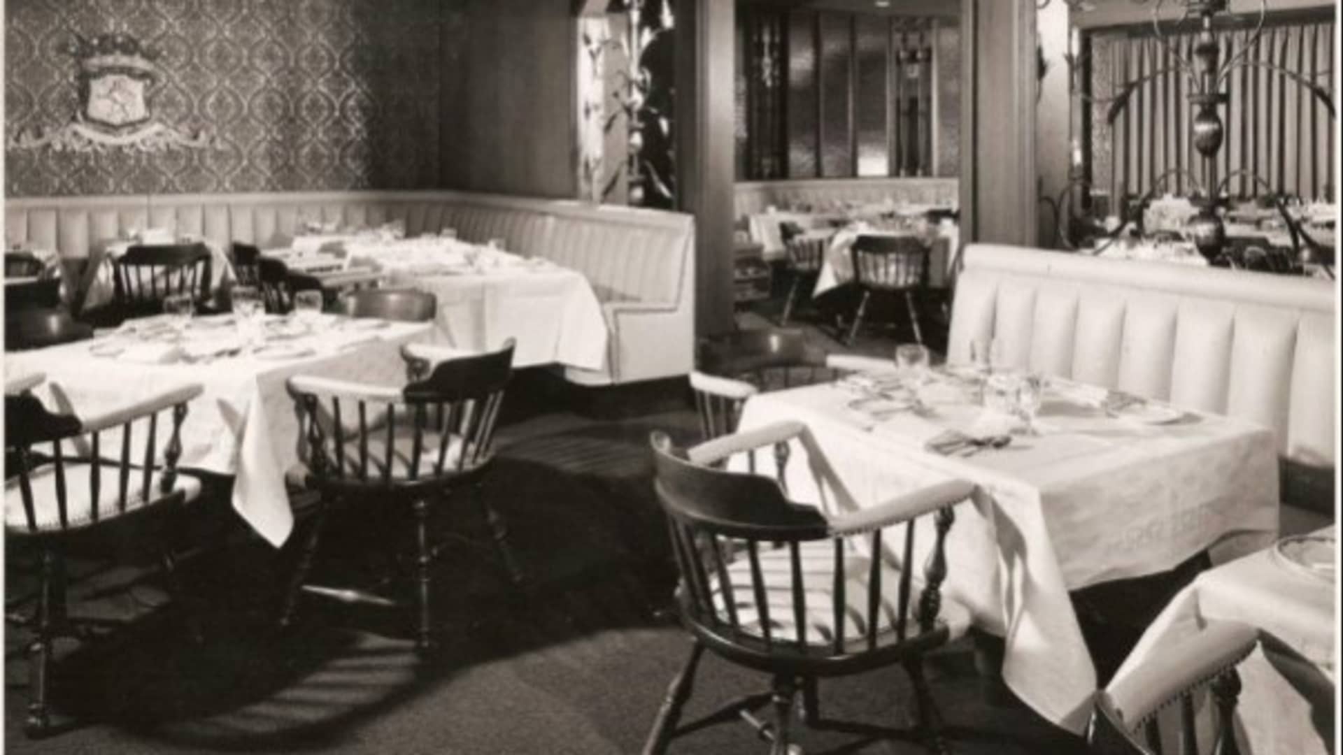 The Hillsdale Inn was a revered Silicon Valley honeymoon hot spot decked out with high-end charm.