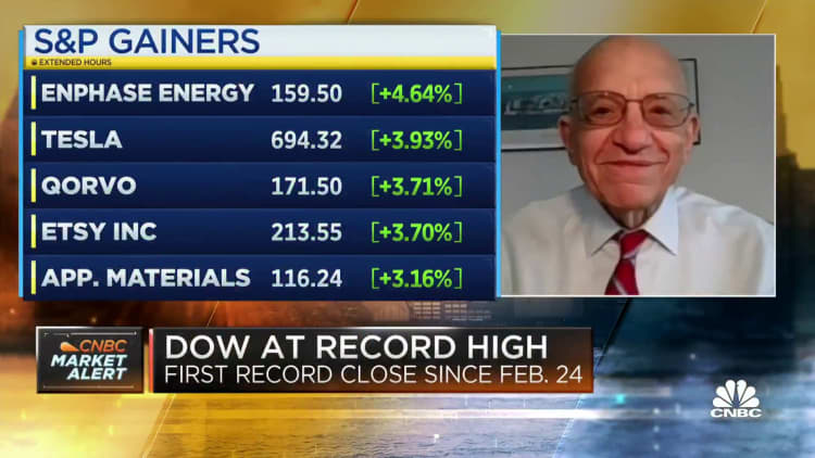 Wharton's Jeremy Siegel sees another 10% rise in stock prices this year