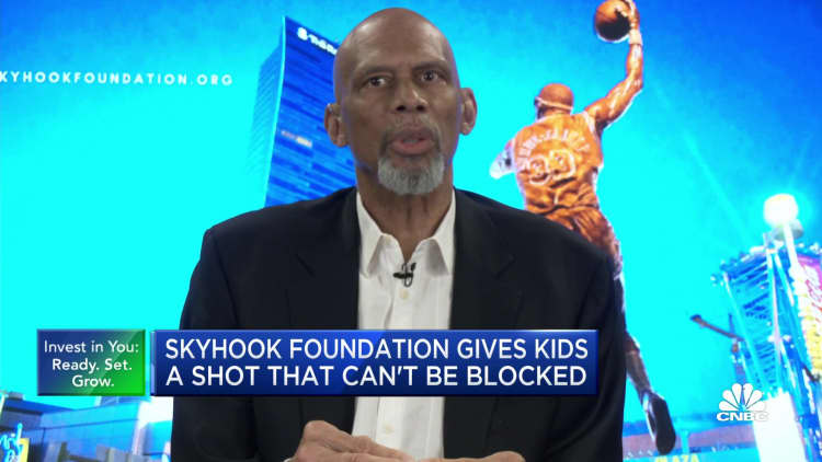 Skyhook foundation gives kids a shot that can't be blocked