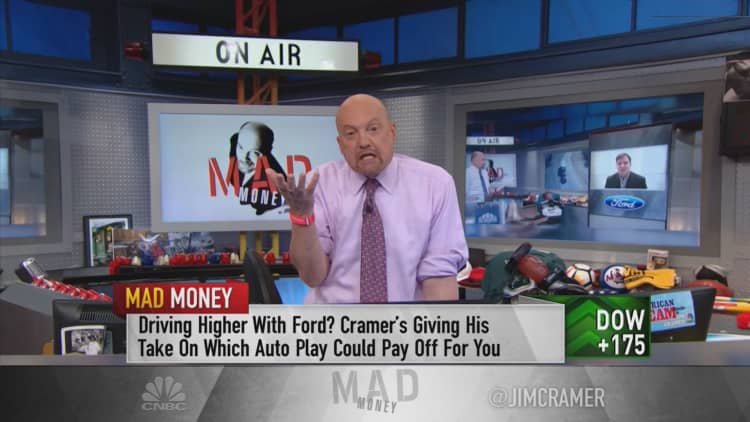Cramer says Ford and GM are in style on the Wall Street fashion show