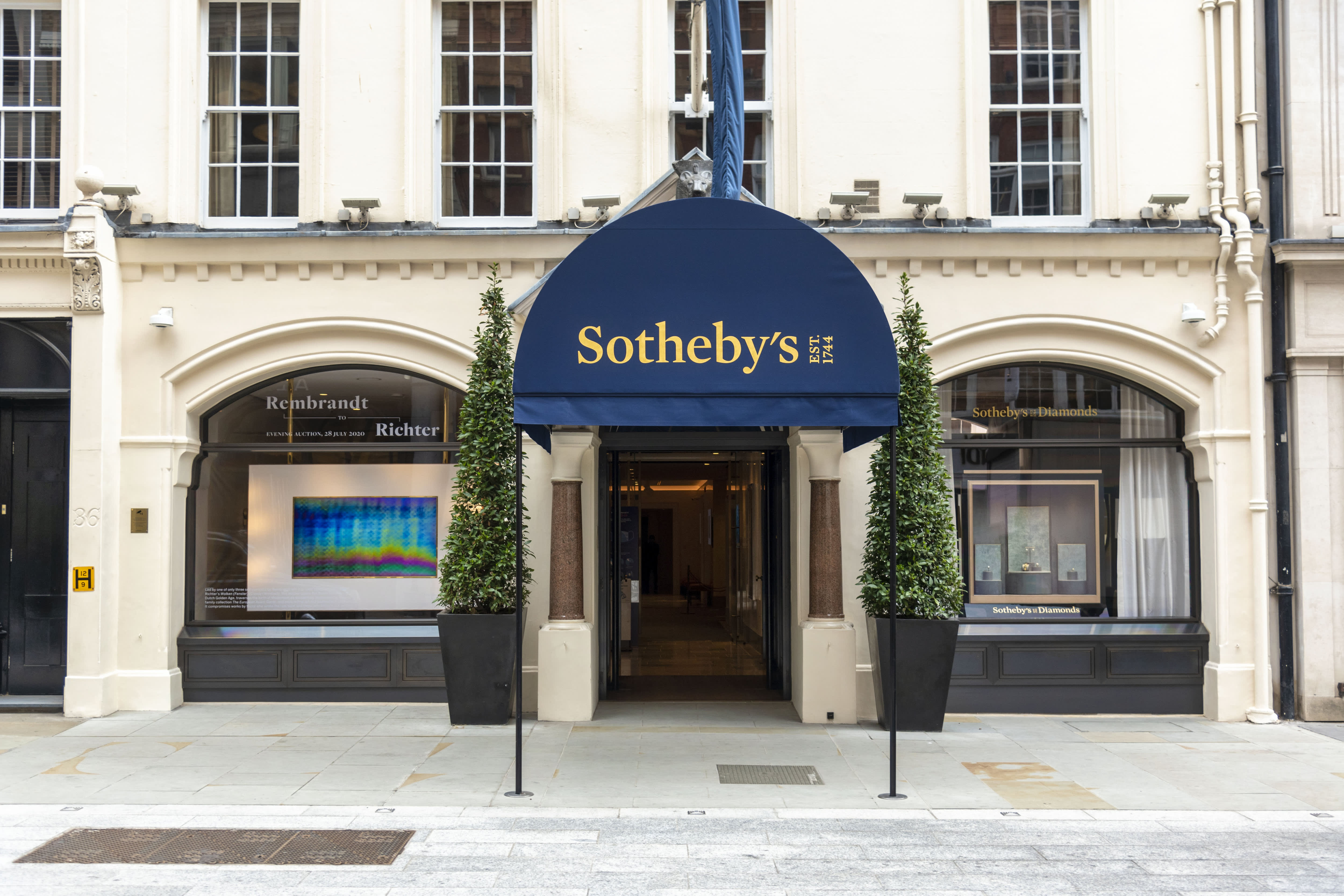 Sotheby’s enters the NFT world in collaboration with the digital artist Pak