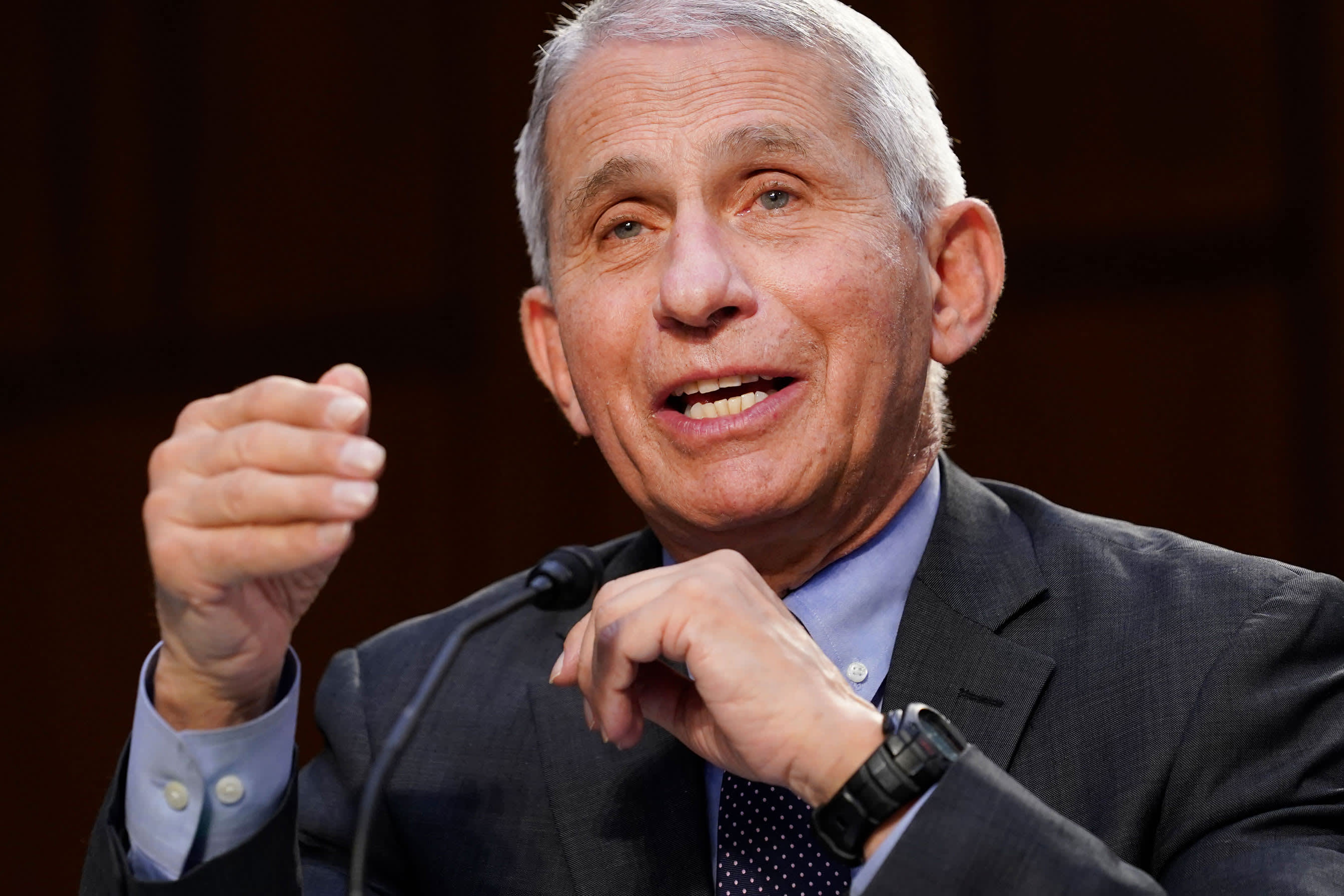 ‘I totally disagree with you,’ Fauci told the Republican senator in an exchange of masks