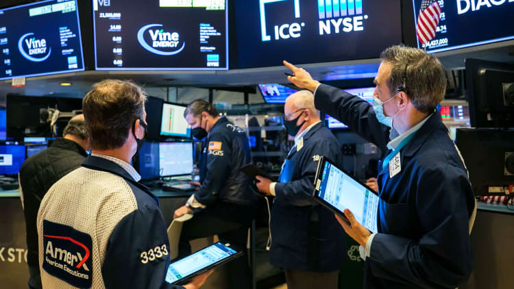 Wall Street points to a slightly higher open ahead of June jobs report
