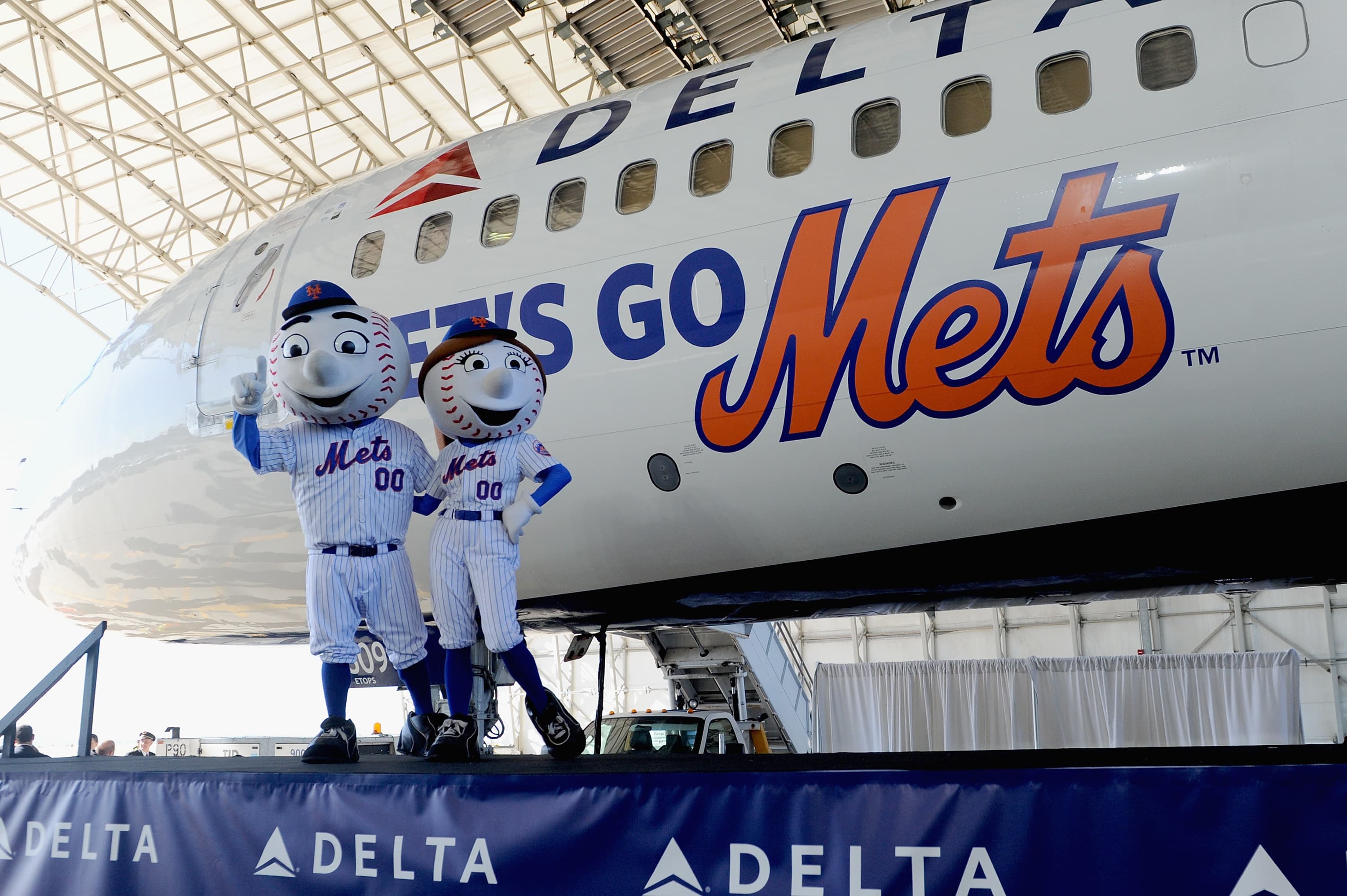 Sports leagues face over $ 300 million drop in airline sponsors