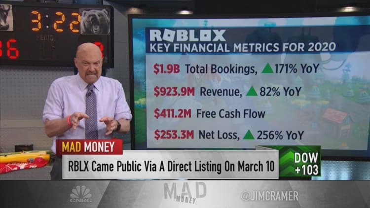 Cramer recommends buying Roblox, warns of oncoming 'turbulence' in stock