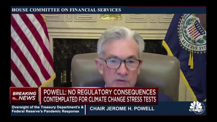 Powell: People will know when Fed starts shift from accommodative policies