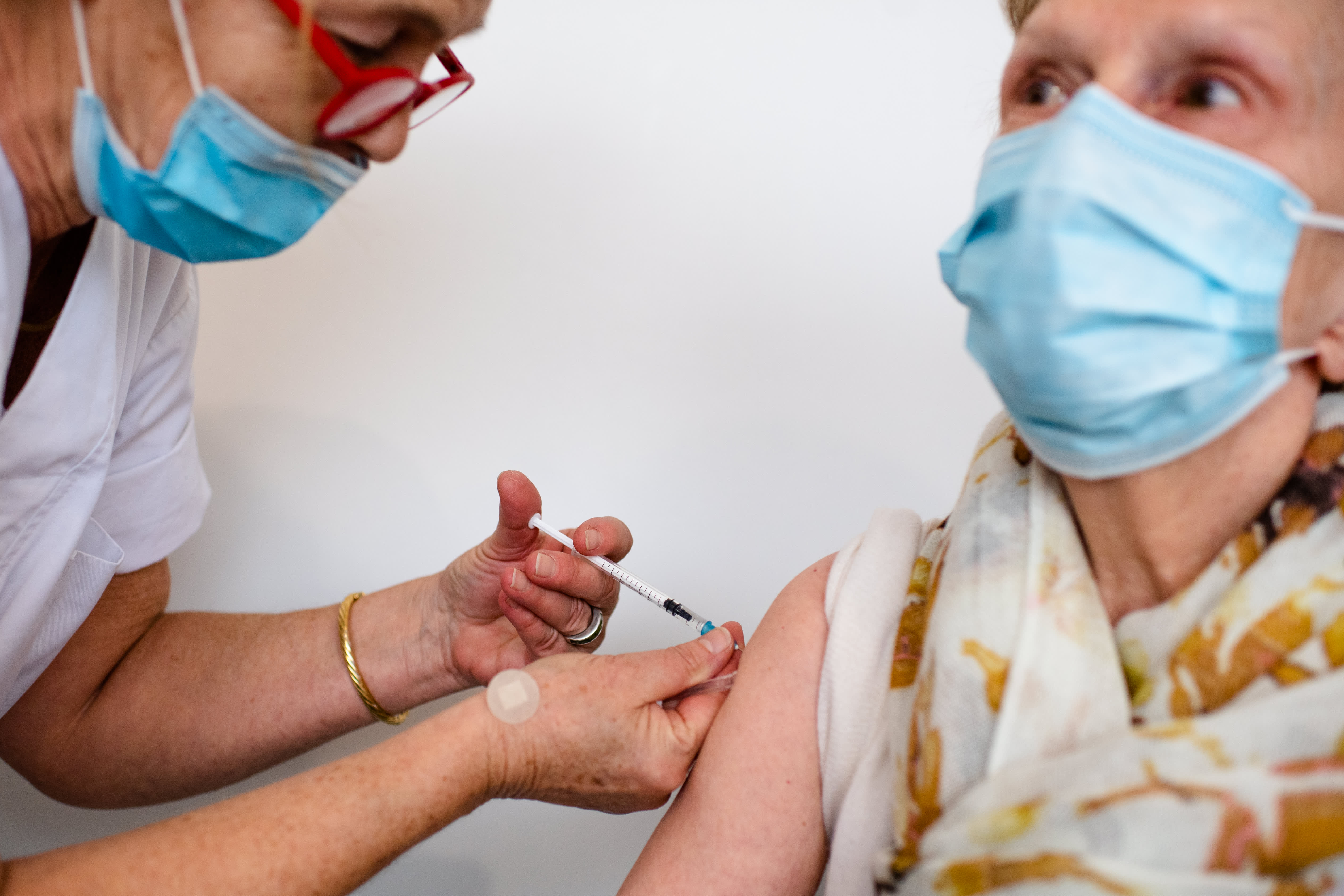 EU announces stricter controls on coronavirus vaccine exports
