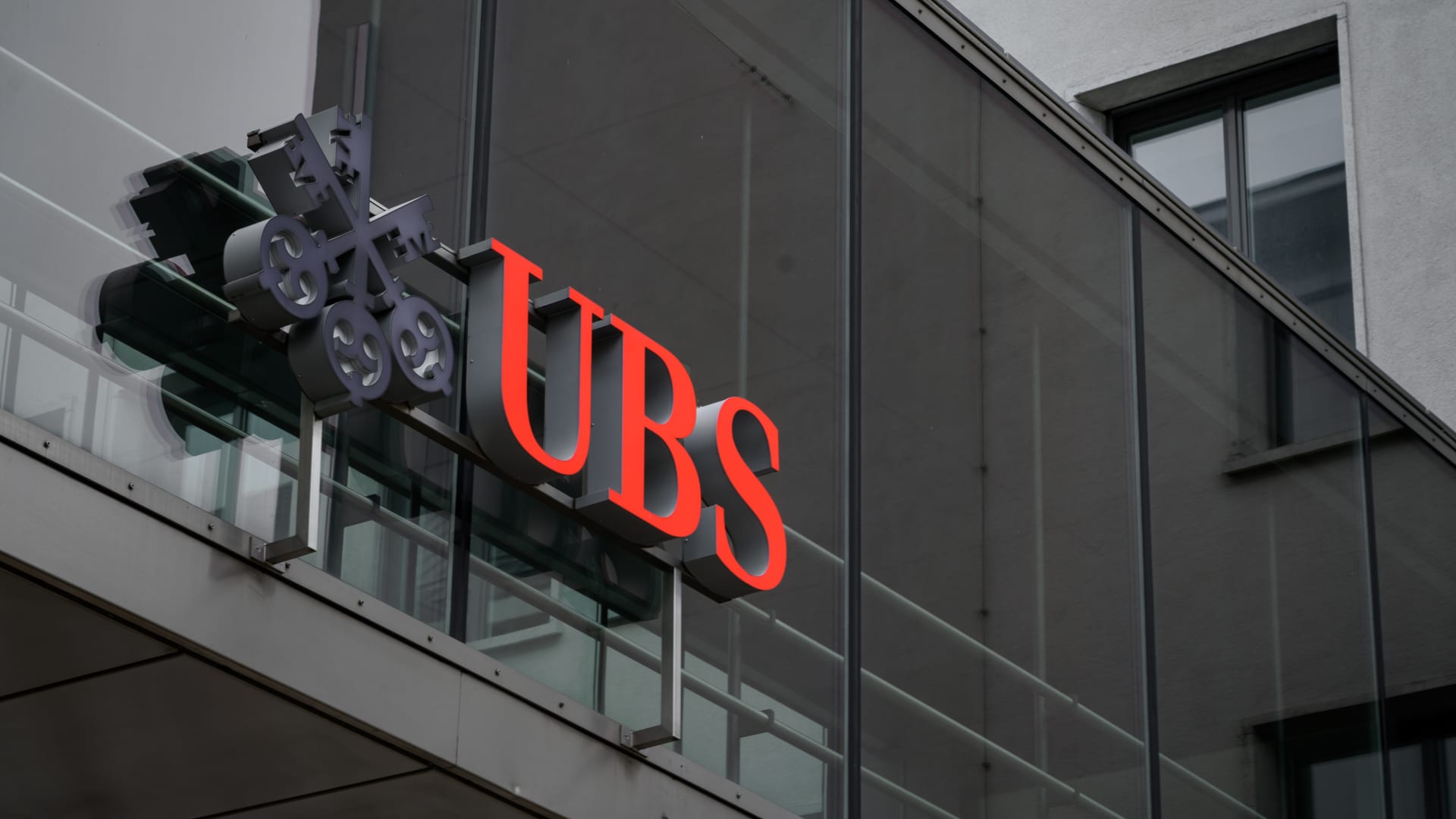 UBS beats expectations for the first quarter; continues to reduce Russia exposure – CNBC