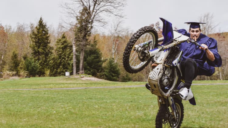 How this 23-year-old makes up to $5,000 a month from his dirt bike side hustle
