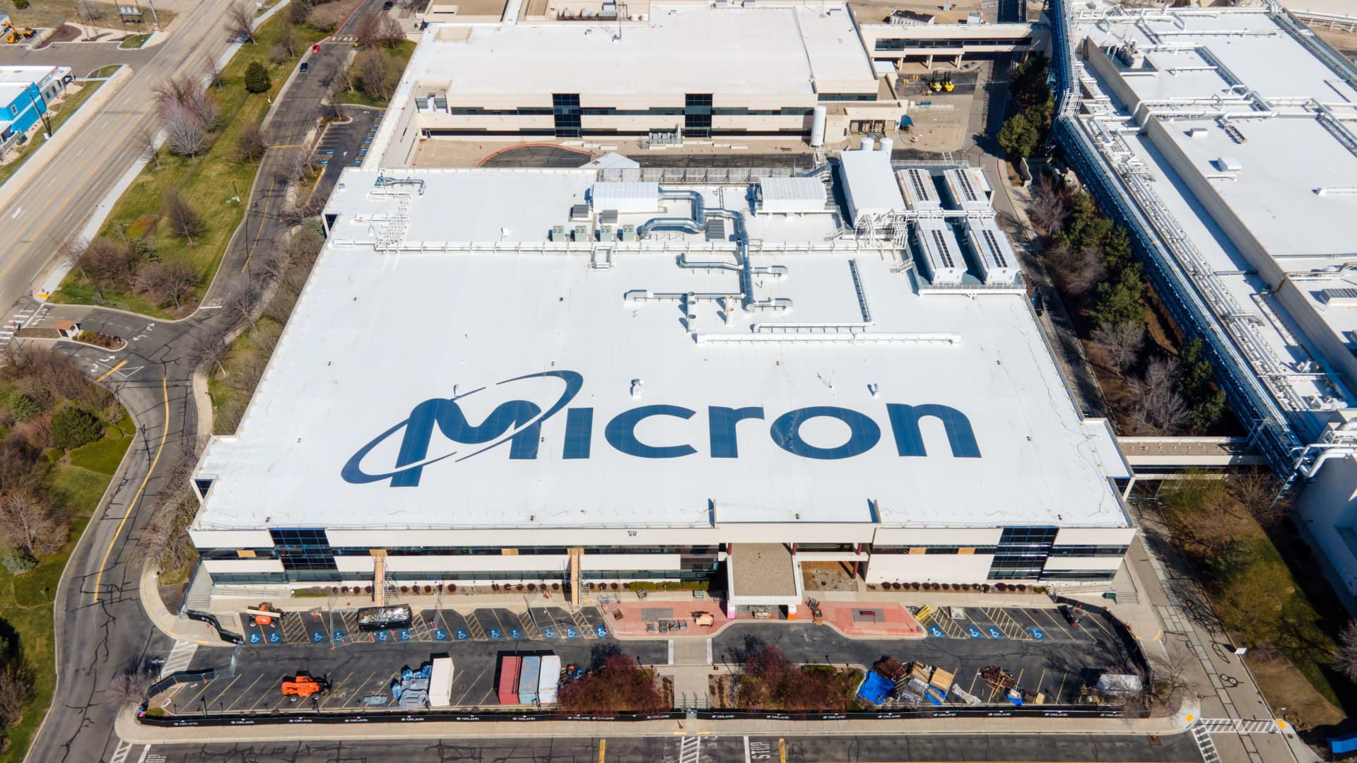 Shares of Micron pop 14% on earnings beat driven by AI boom