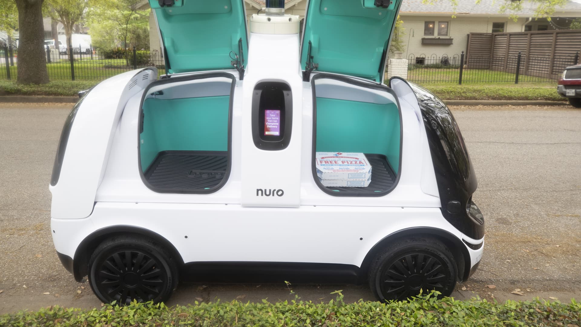 Domino's tests Nuro, an autonomous car for pizza delivery in Houston.
