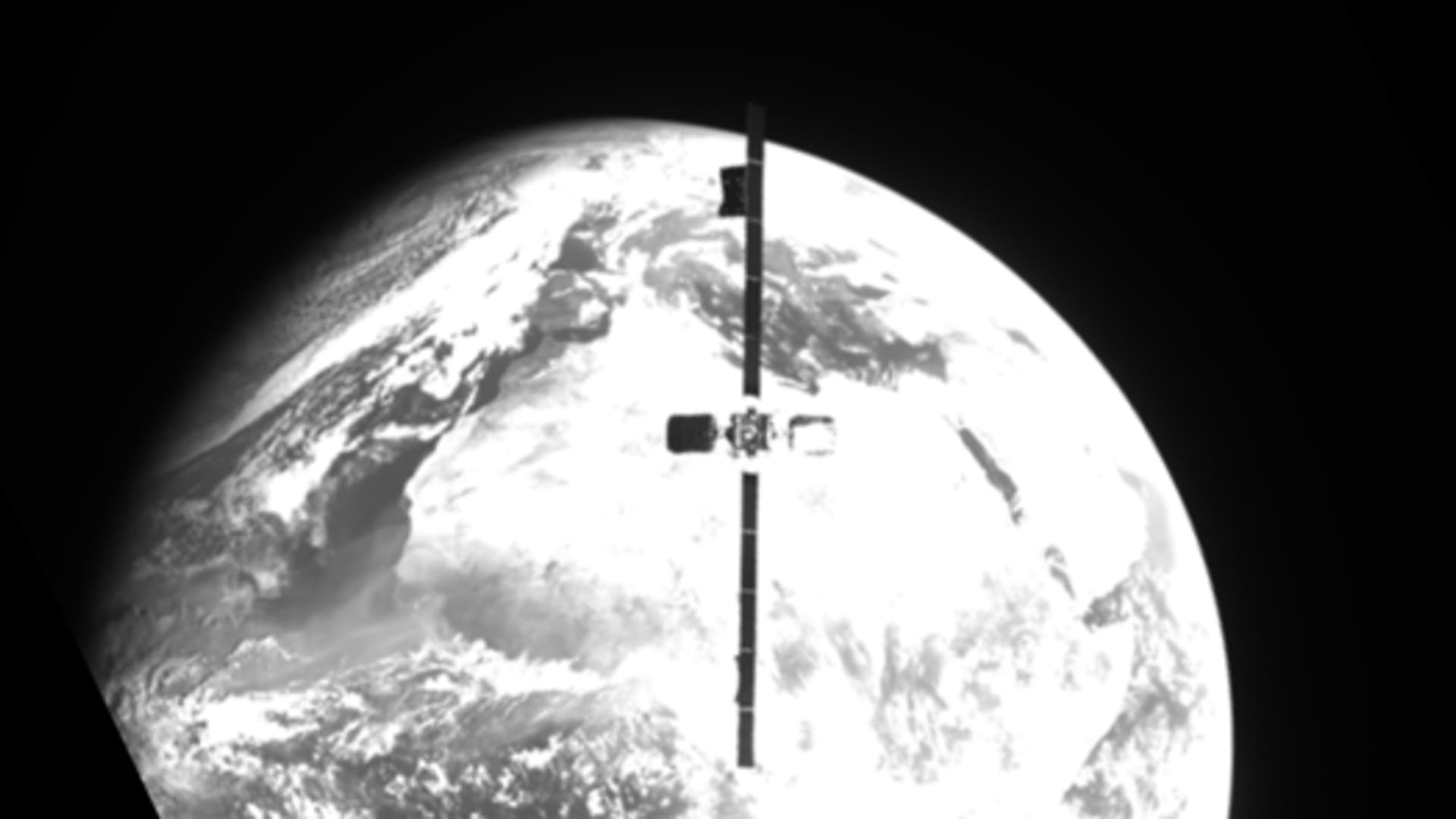 The view from Northrop Grumman's MEV-2 spacecraft as it approached to dock with Intelsat satellite IS-10-02.