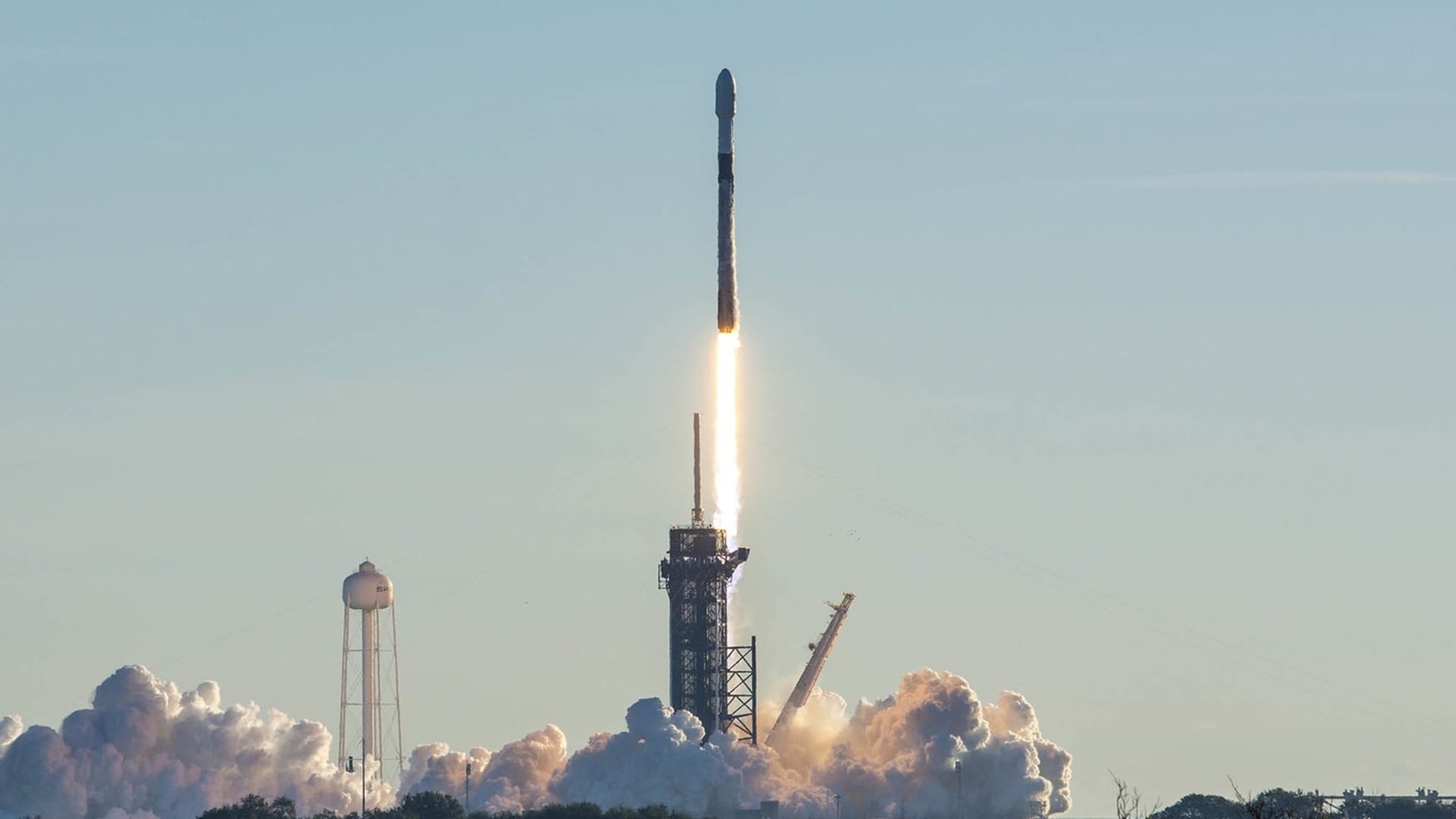 A Falcon 9 rockets launches a Starlink mission on January 20, 2021.