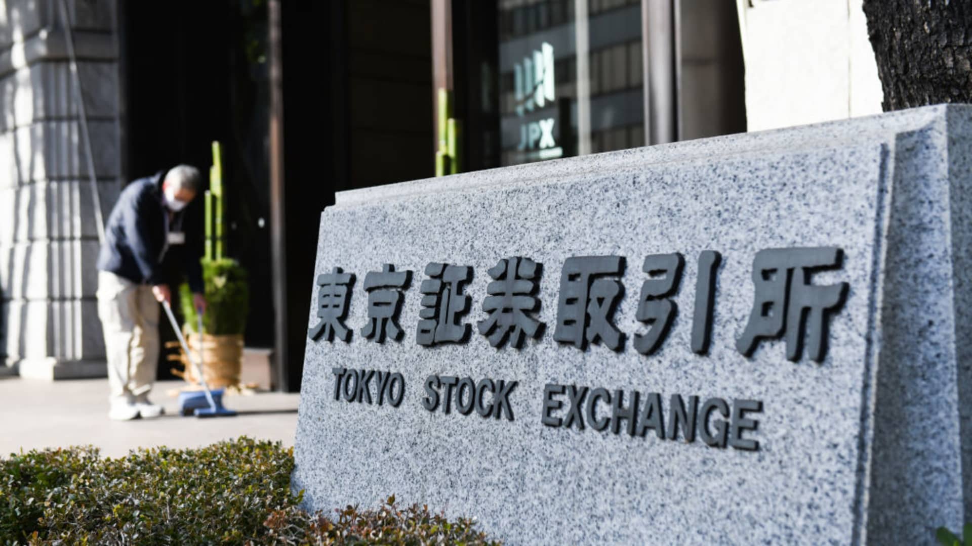 Japanese stocks set for lower start; data shows China’s industrial profits rose