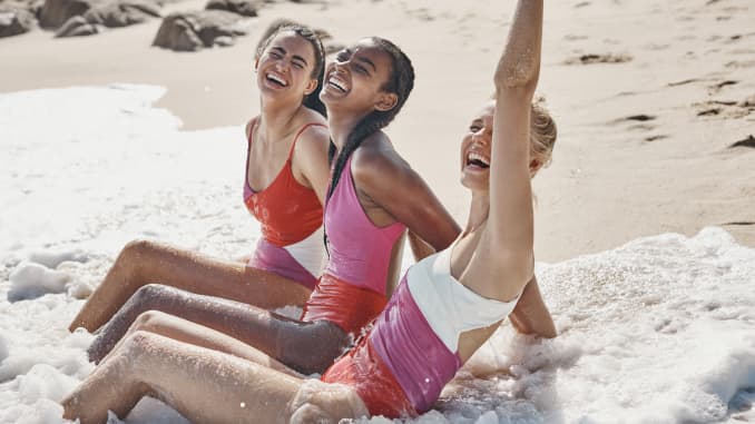La marca de natación en línea Summersalt dijo que sus ventas aumentaron más del 850% en comparación con el mismo período del año anterior hasta la fecha en abril.