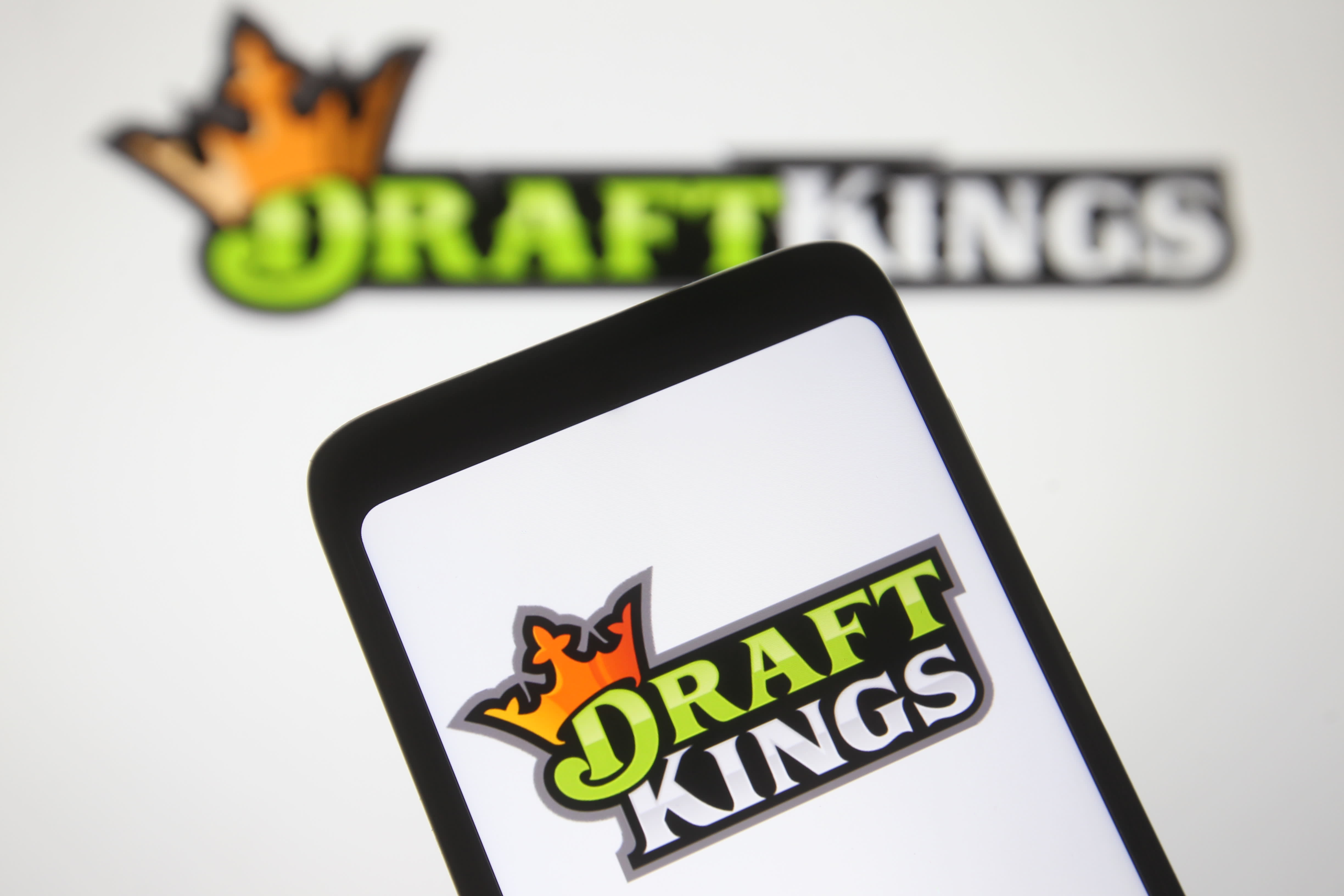 DraftKings stock falls 10% after Hindenburg Research reveals short position