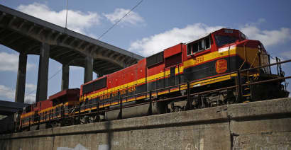 Canadian Pacific challenges Canadian National with $27 billion bid for Kansas City Southern