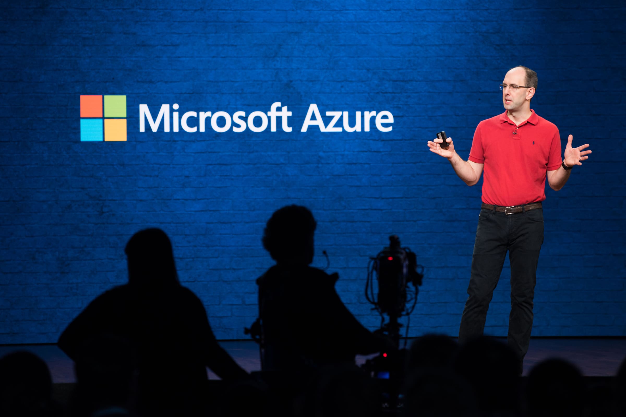 Scott Guthrie, vice-presidente executivo de nuvem e empresa da Microsoft Corp., fala durante a Microsoft Developers Build Conference em Seattle, Washington, EUA, na segunda-feira, 7 de maio de 2018. Grant Hindsley | Bloomberg | Getty Images