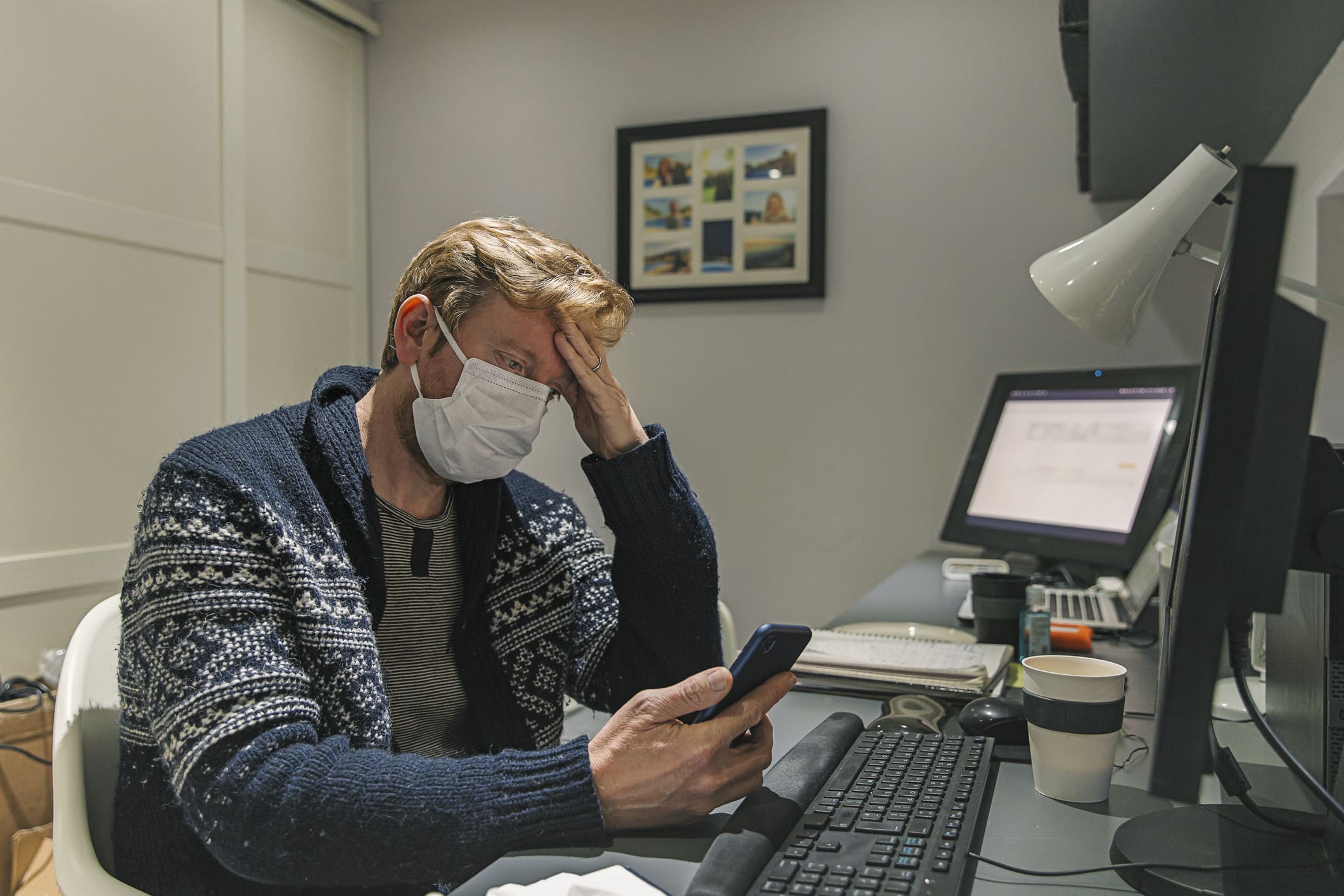 Unemployed Americans struggle to get free health insurance in pandemic