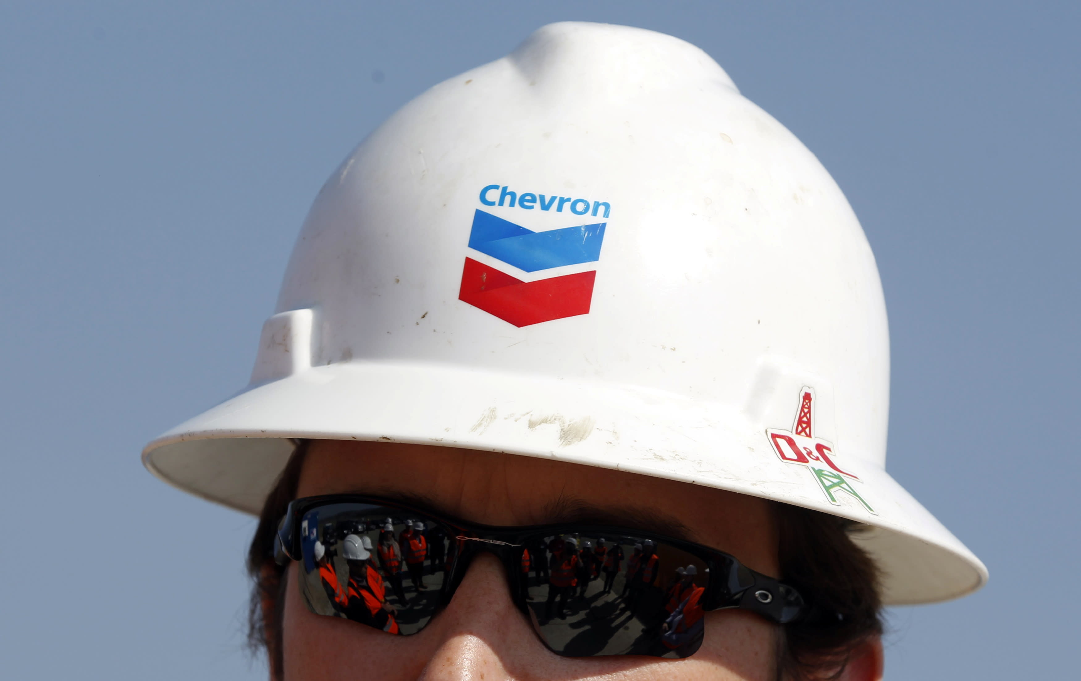 Chevron shares retreat from a record after fourth-quarter profit falls short of expectations – CNBC