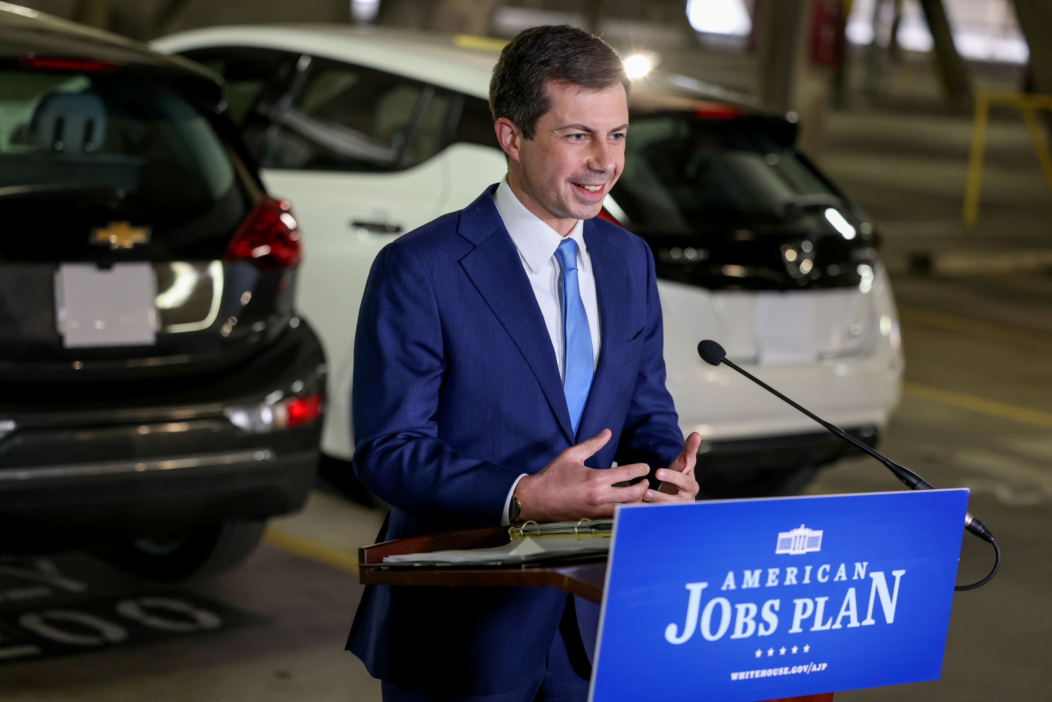 Buttigieg ‘not sure’ why Musk’s Tesla snubbed from Biden clean-car event