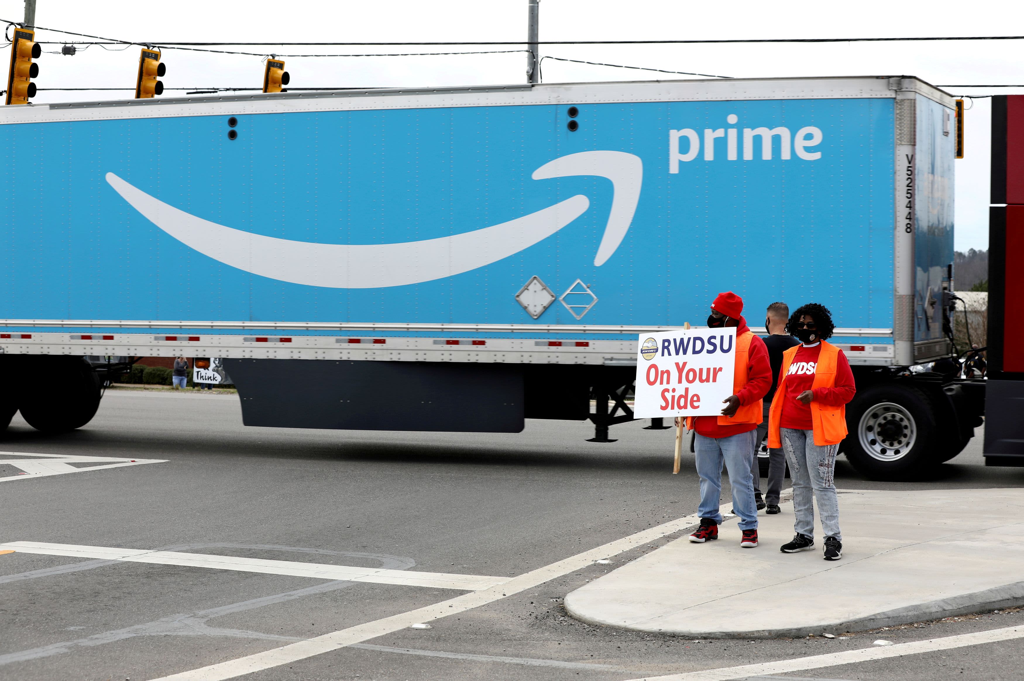 The Retail, Wholesale and Department Store Union says the NLRB has authorized a new election for Amazon warehouse workers in Alabama (Annie Palmer/CNBC)