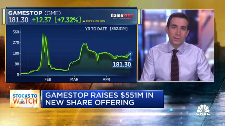 GameStop raises $551 million in new share offering