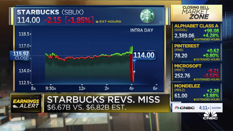 Starbucks reports mixed results in Q2, raises guidance for revenue and earnings