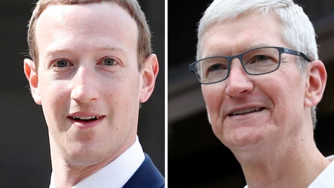 Facebook CEO, Mark Zuckerberg (L) and Apple CEO, Tim Cook