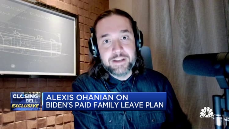 Tech entrepreneur Alexis Ohanian on Biden's paid family leave plan