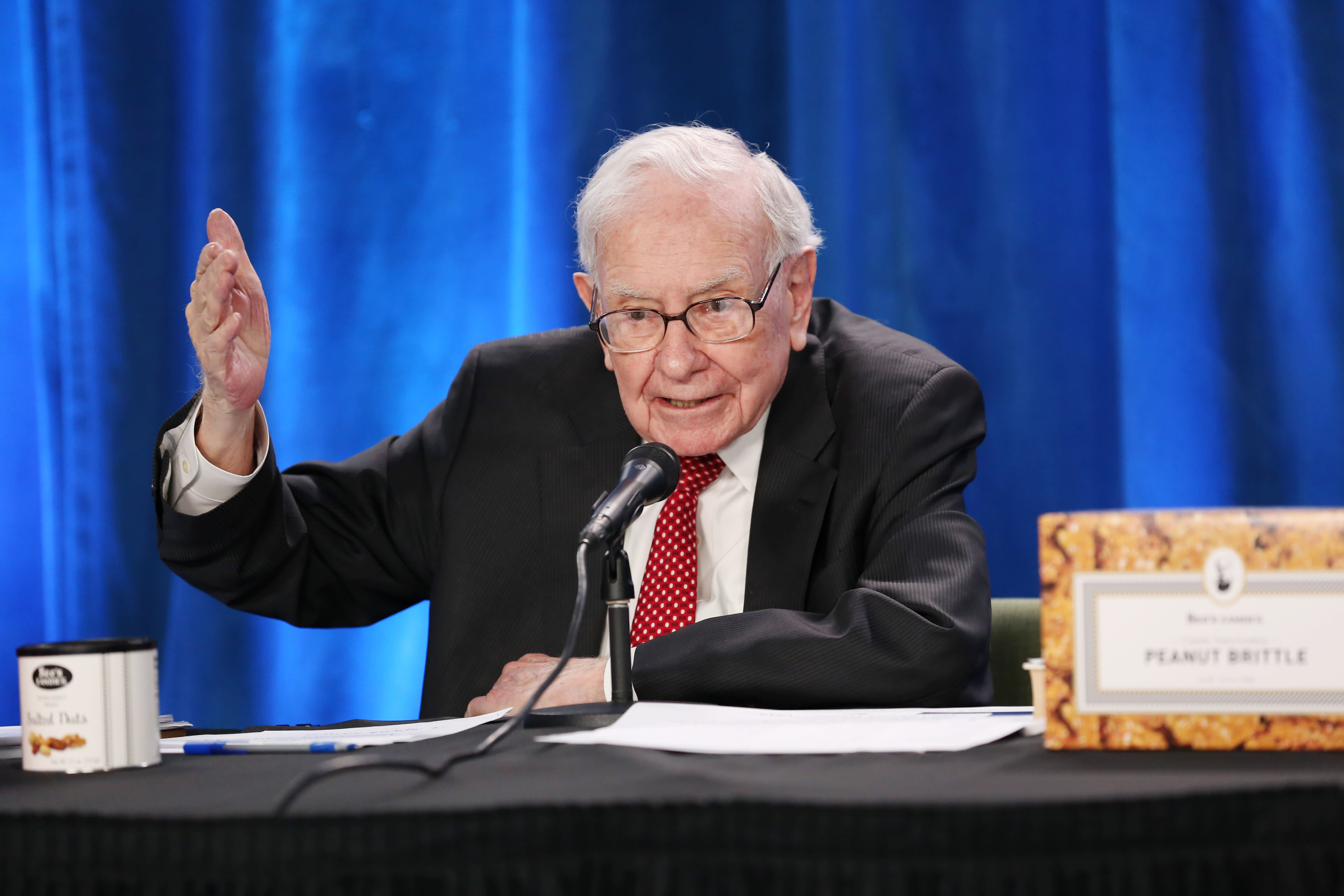 Berkshire Hathaway's operating earnings jump 21% as recovering economy boosts ra..