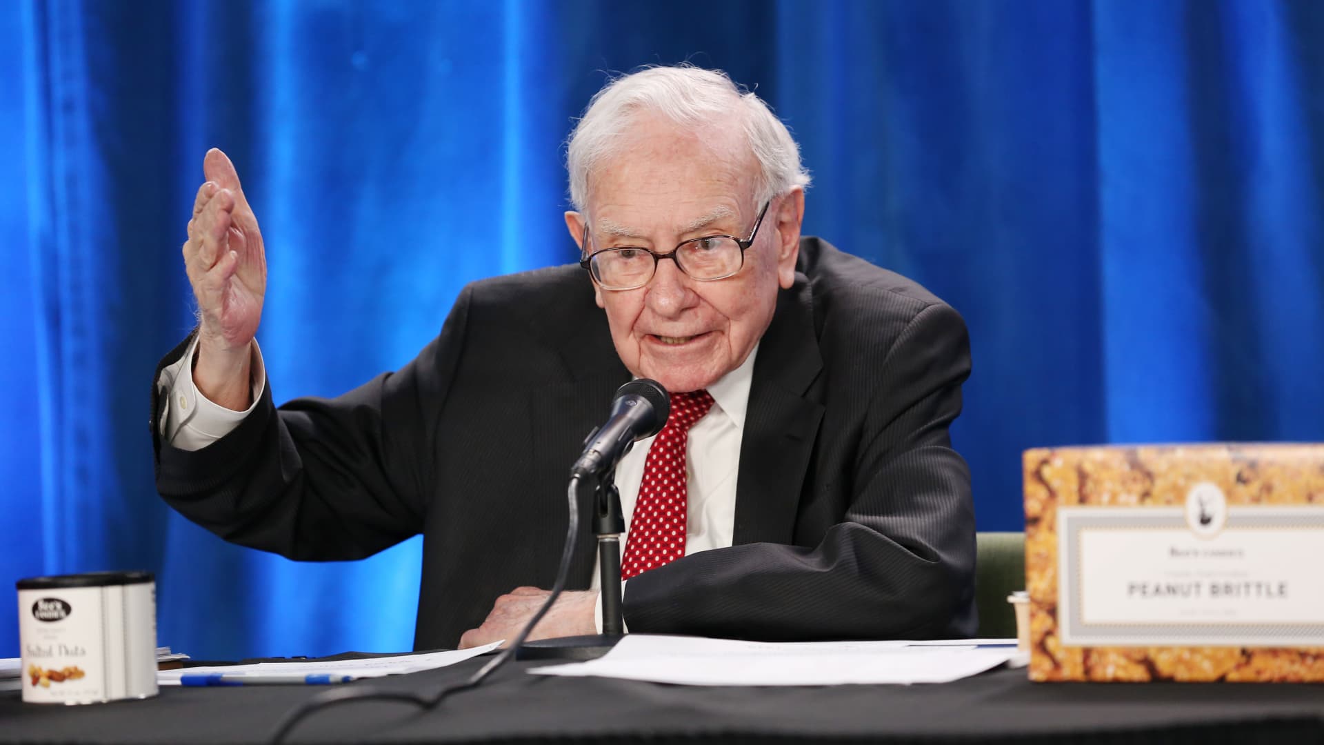 Warren Buffett at Berkshire Hathaway's annual meeting in Los Angeles, California. May 1, 2021.
