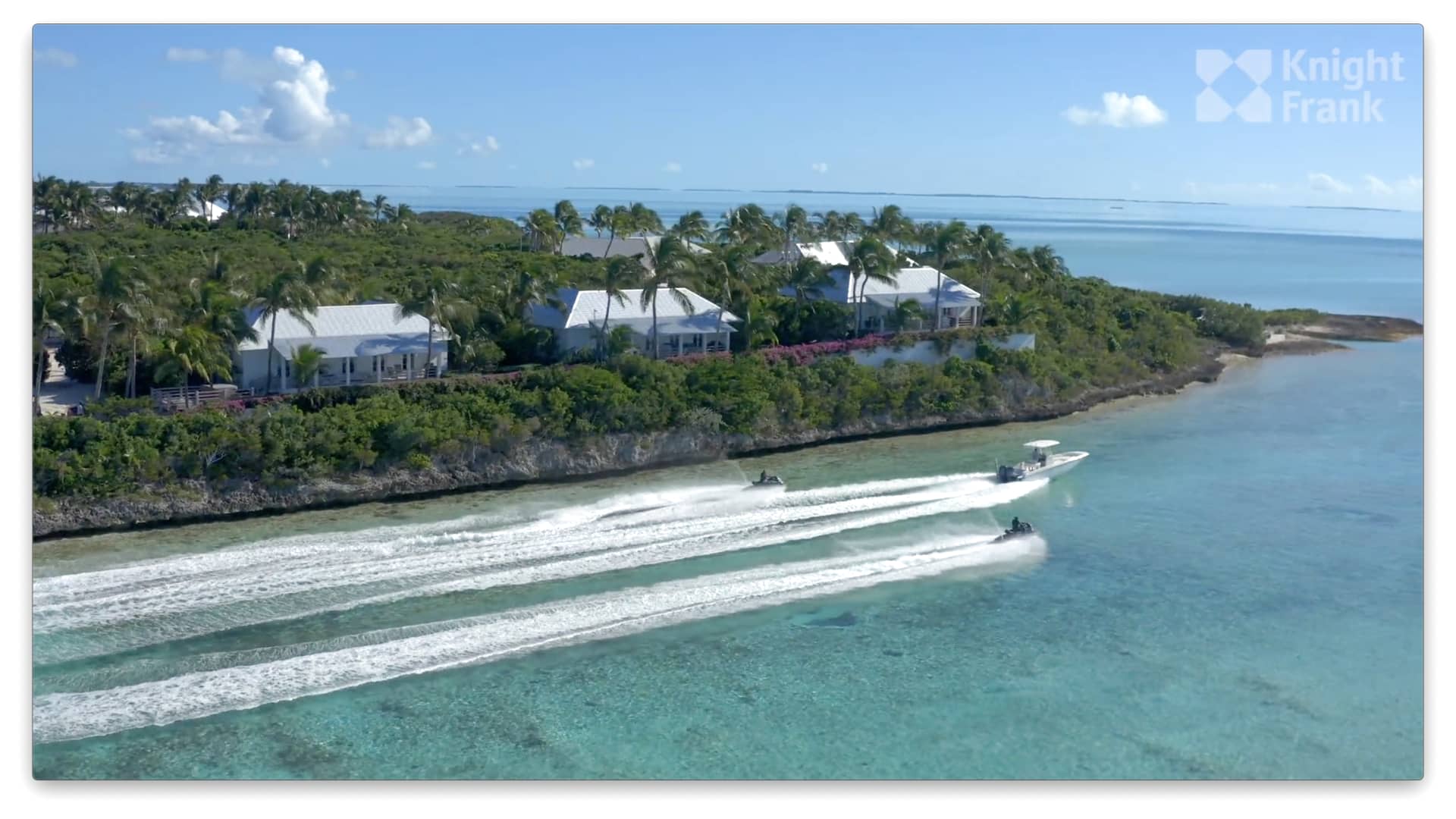 There are three waterfront villas for staff and guests on L'ile d'Anges.