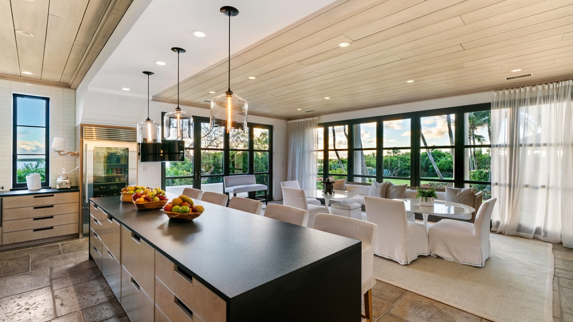 The dining area in open-concept kitchen.