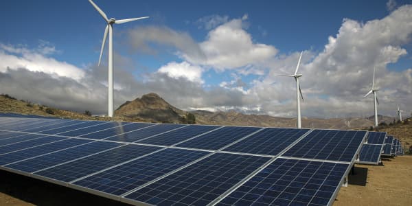 U.S. can get to 100% clean energy with wind, water, solar and zero nuclear, Stanford professor says