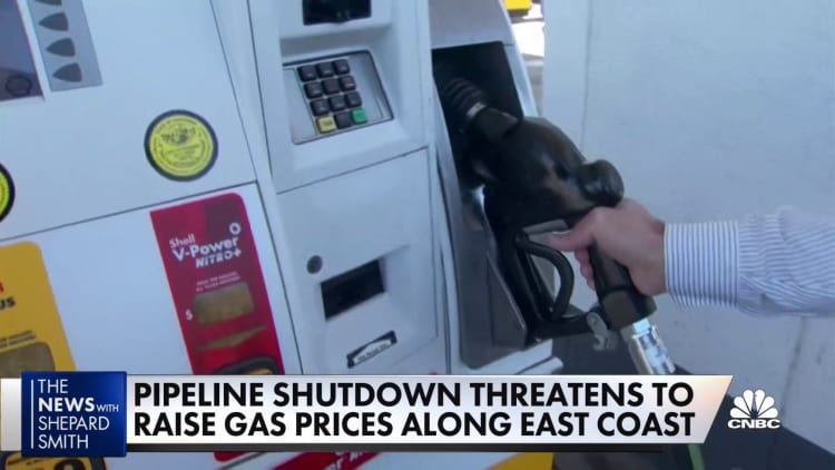 Pipeline shutdown threatens to increase gas prices along East Coast