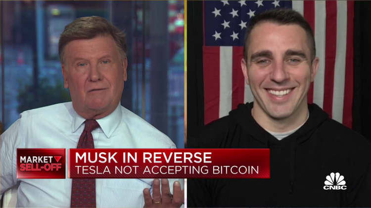 Crypto expert reacts to Elon Musk's reversal on accepting bitcoin