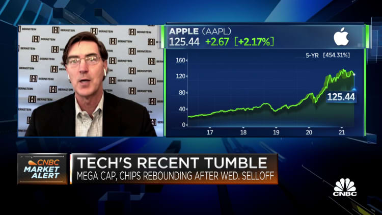 Bernstein's Toni Sacconaghi on challenges Apple could face next year