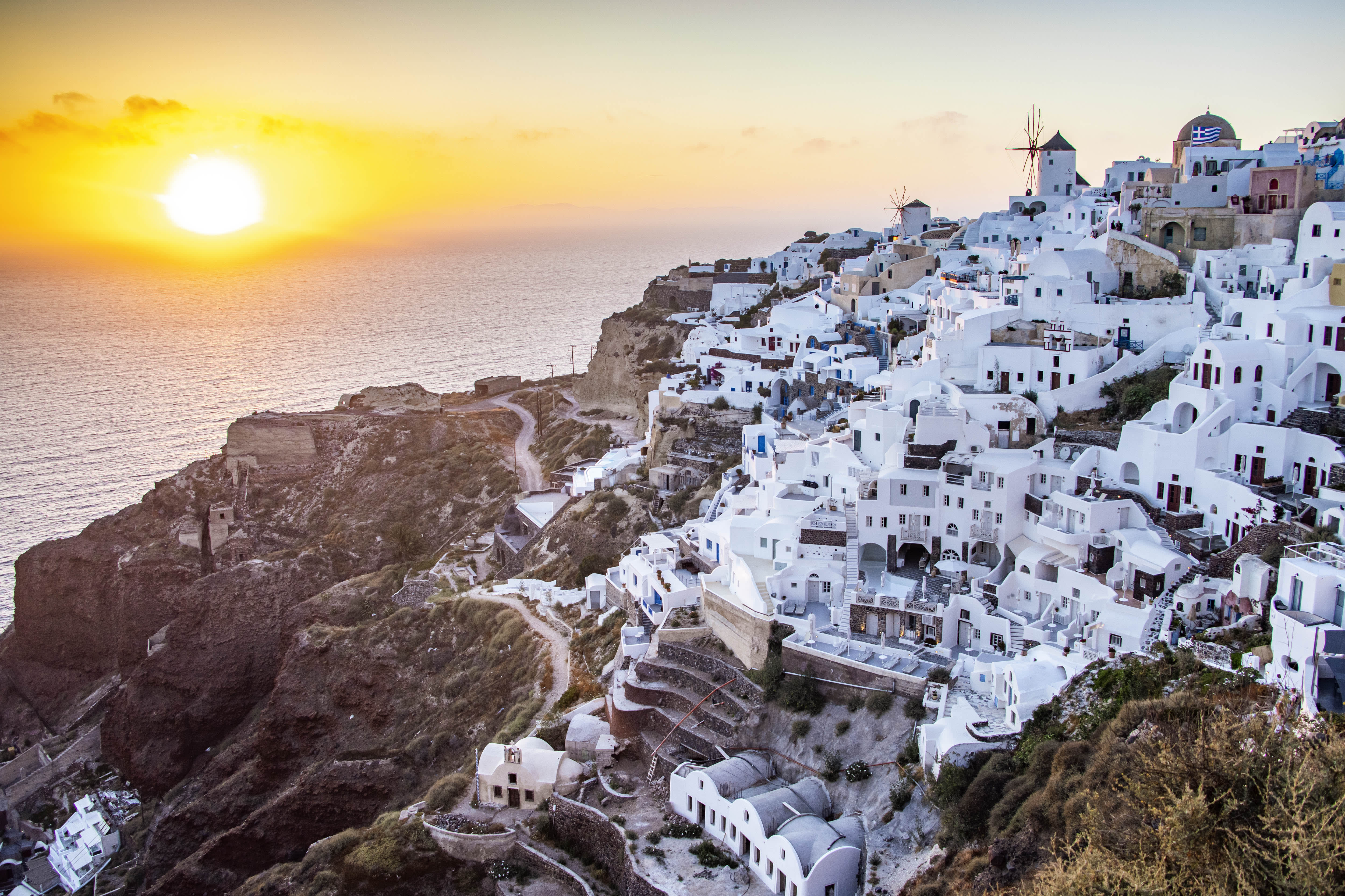 Grieķija atkal uzņem tūristus pirms vasaras, jo pieaug vakcinācijas līmenis
